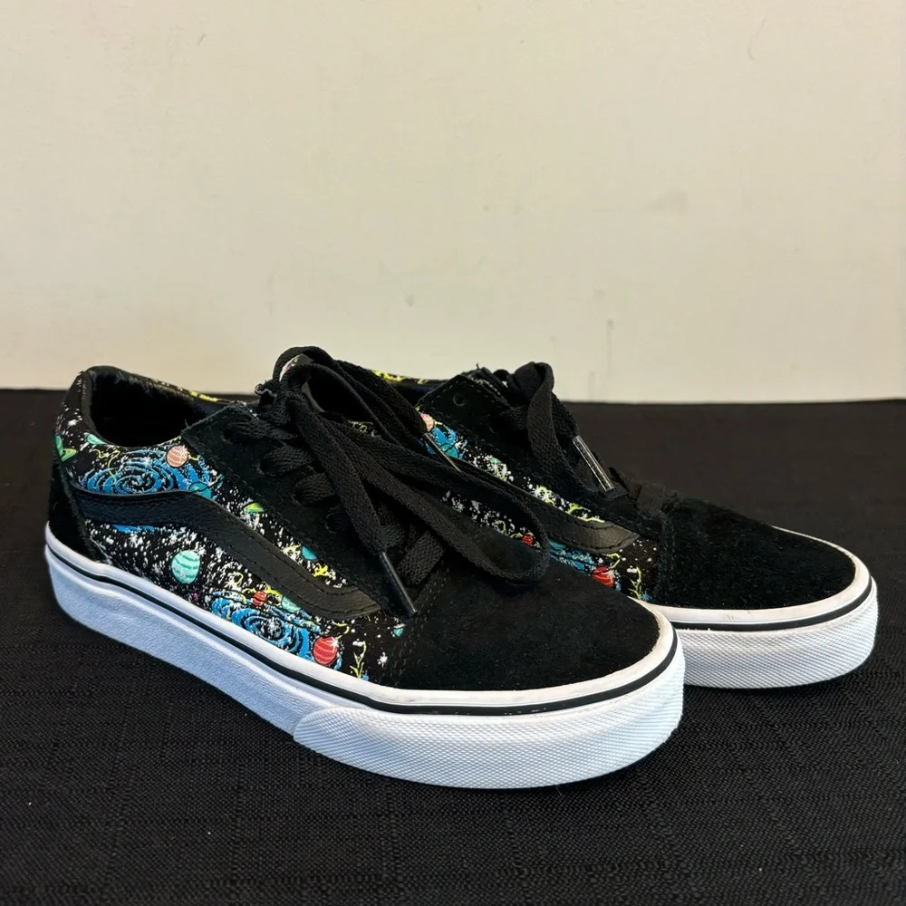 Vans Kids Old Skool Shoe, size 2.5
